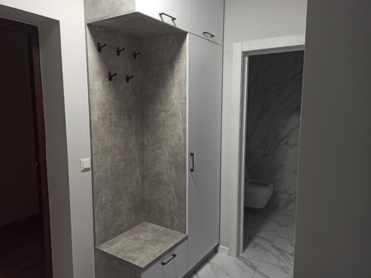 Domovik Apartments: European-style Three-room Retreat Mukacheve